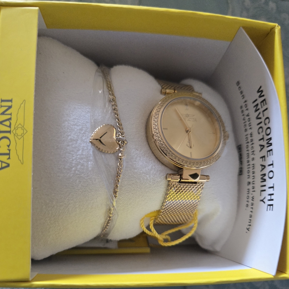MSRP $595, Invicta Ocean Voyage Lady (47268) Ladies Watch Quartz Dial & Bracelet